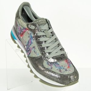 Skechers Women Size 9.5  Venus  Acid Crane Sneaker